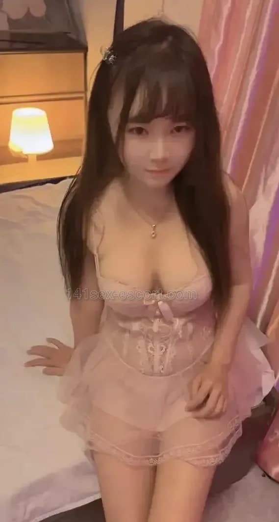 小兔子，22歲，香港 — 中國（相片 2/5）