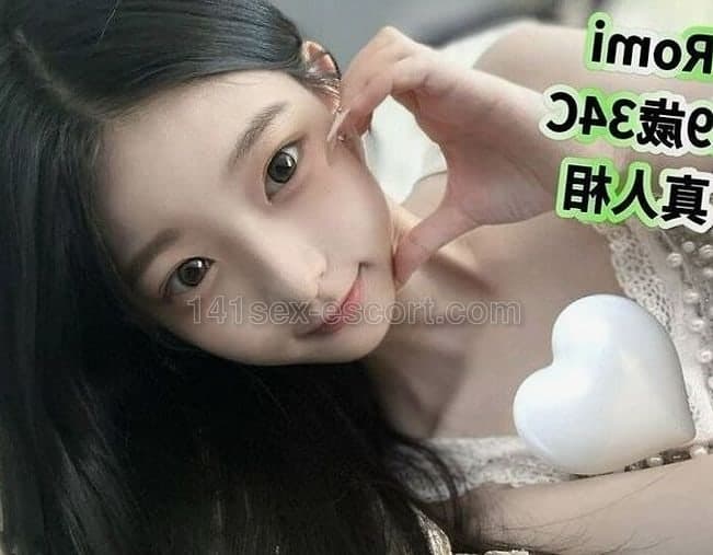 🔥 SPA皇牌体验报告：19岁清纯学生妹Romi的极致Nuru之旅 🔥 (1)