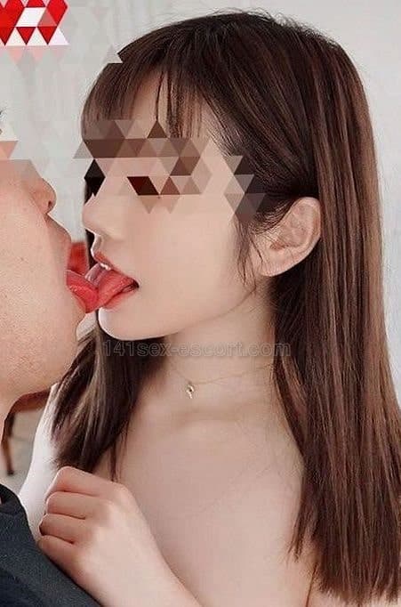 ❤️❤️揸住大奶向上頂住子官奶人生一大快事 (1)