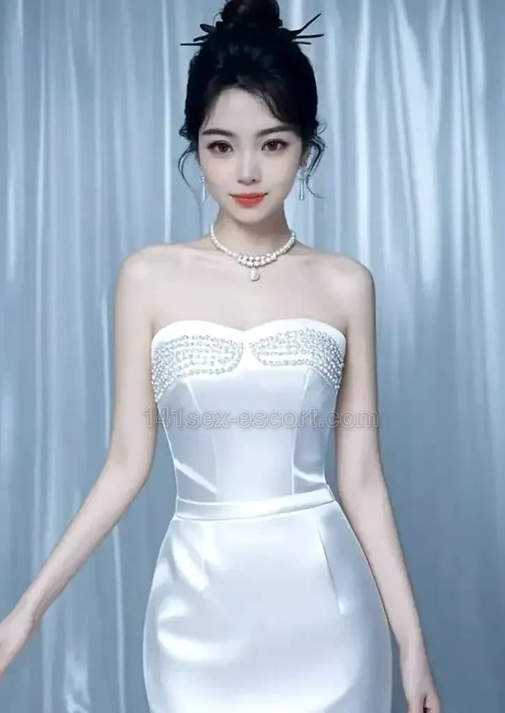 小燕子，29歲，香港 — 中國（相片 1/2）