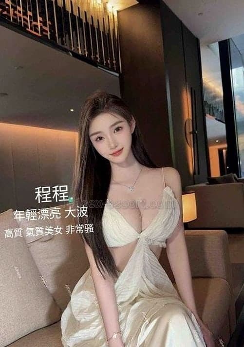 入房坐落床便車過黎,車咗一輪沖涼,侍浴仔細洗得乾淨,有水蕭,口技出色搞到細佬好硬 (2)