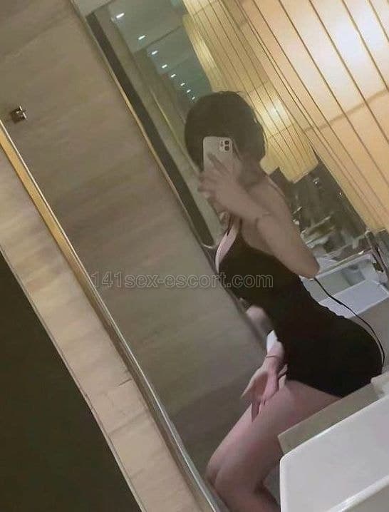 半邊燒鵝髀抽插啪啪聲,水不停流出來,床單濕曬, 潮吹清純初做⭐️大學生棉花糖 嗨到叫到拆天 (1)
