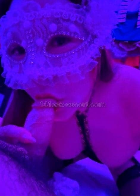 樣貌與週身肌膚益發嬌滑柔嫩，對大波夠賞心悅目，伸出淫手搓揉，滑不溜手，認真堅料夠軟熟，高級環保吹奏，靈舌好敏捷，含得超撚 (1)