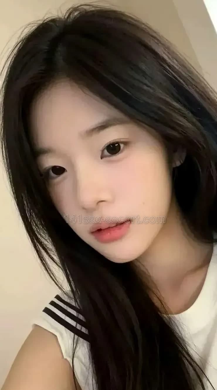 敏敏, 18, Hong Kong — Chinese (photo 9 of 9)
