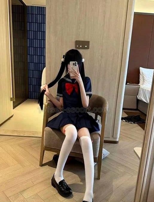 超級後生靚妹，妹妹好緊好熱好窄，大車牌狂插一輪玩埋環保口爆 (1)