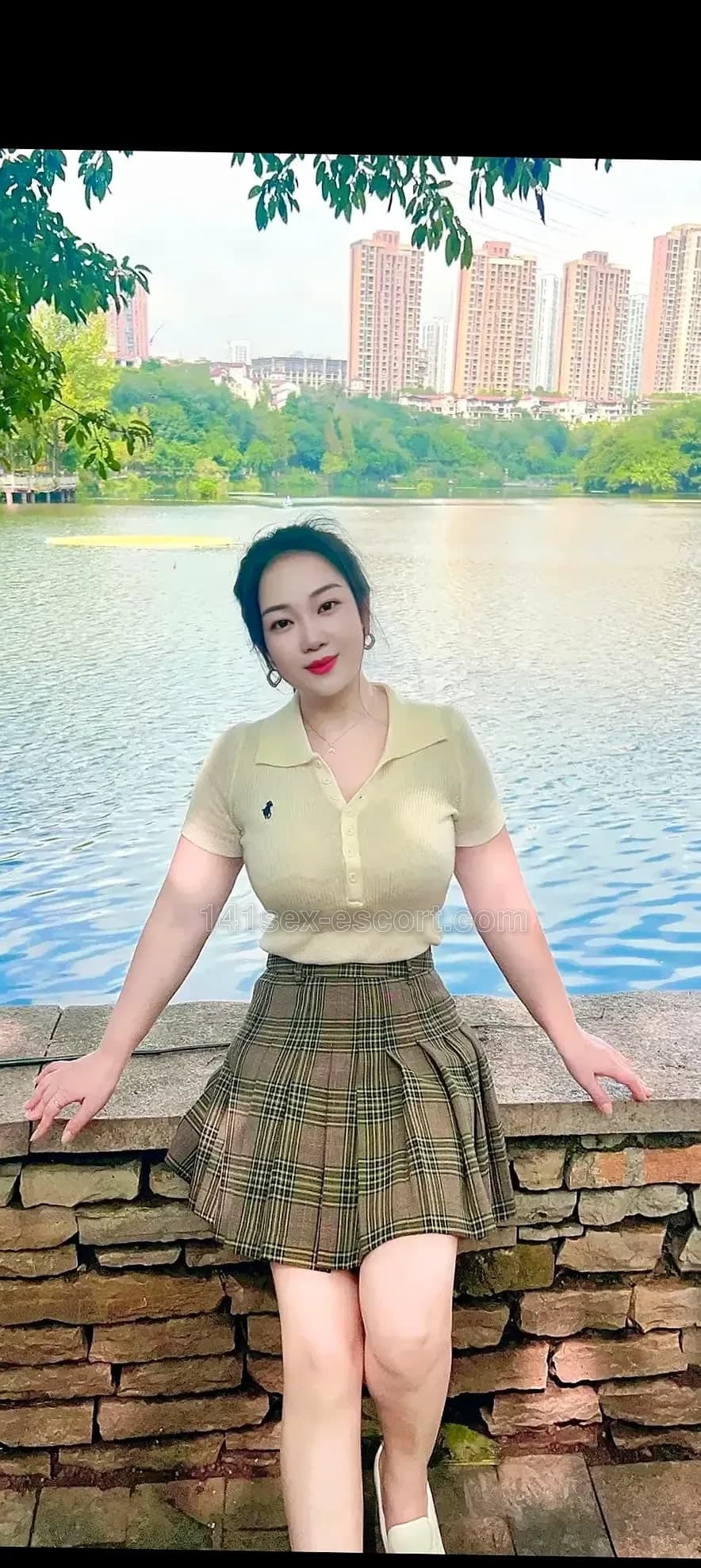 奶白包HF新到巨乳奶媽, 26, Hong Kong — Chinese (photo 1 of 3)